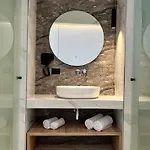 Mihasi Hotel 5*